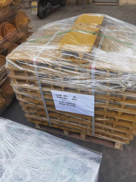 3P3892 CAT D5B Master Track Shoe 