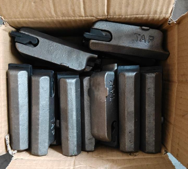 TAP 4099009 Fasteners Pin
