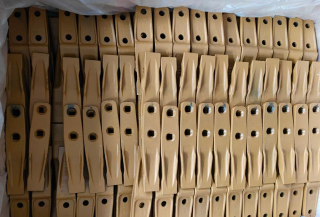 135-8205 Tooth Construction machinery parts