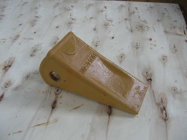 207-70-14151 TOOTH-standard Construction machinery parts
