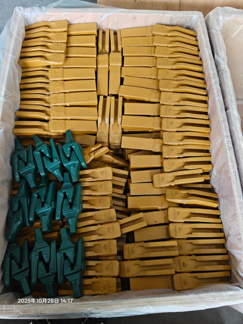 Excavator bucket teeth and adapter 18-800